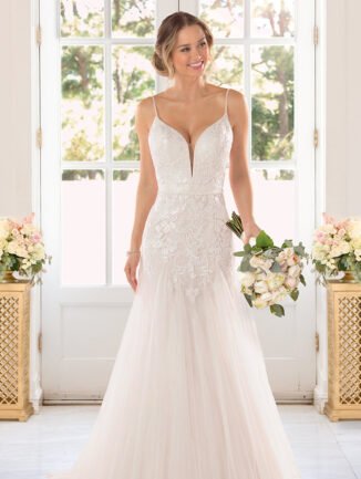 Mermaid Open Back V-neck Long Lace Wedding Dresses